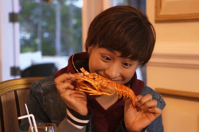 clip xem muon "te ghe": yaya truong nhi bi bat vi "an quyt" tai nha hang 5 sao - 4