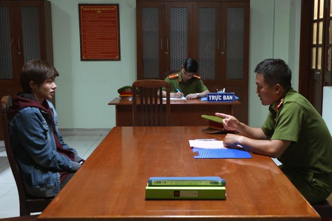 clip xem muon "te ghe": yaya truong nhi bi bat vi "an quyt" tai nha hang 5 sao - 8