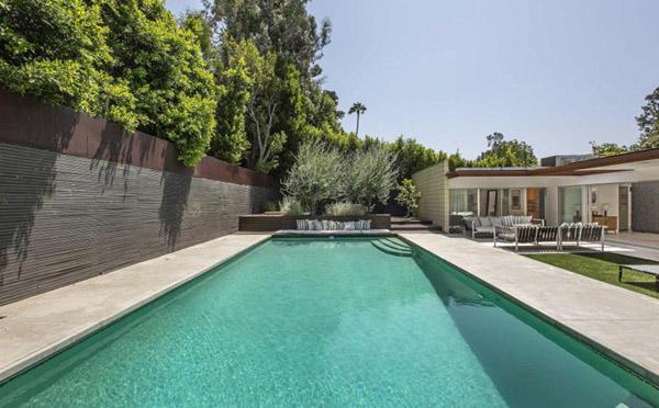 co gi ben trong biet thu sieu dep cua chang ty phu phim "50 sac thai"? - 2