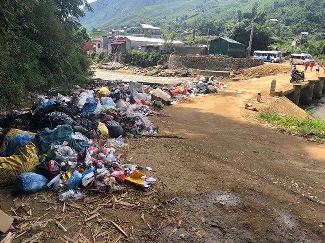 dan dia phuong "to" du khach xa rac ban sa pa - 1