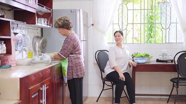 hau qua noi doi me de di choi cung bo: co ut gao nep gao te bi bat coc - 11