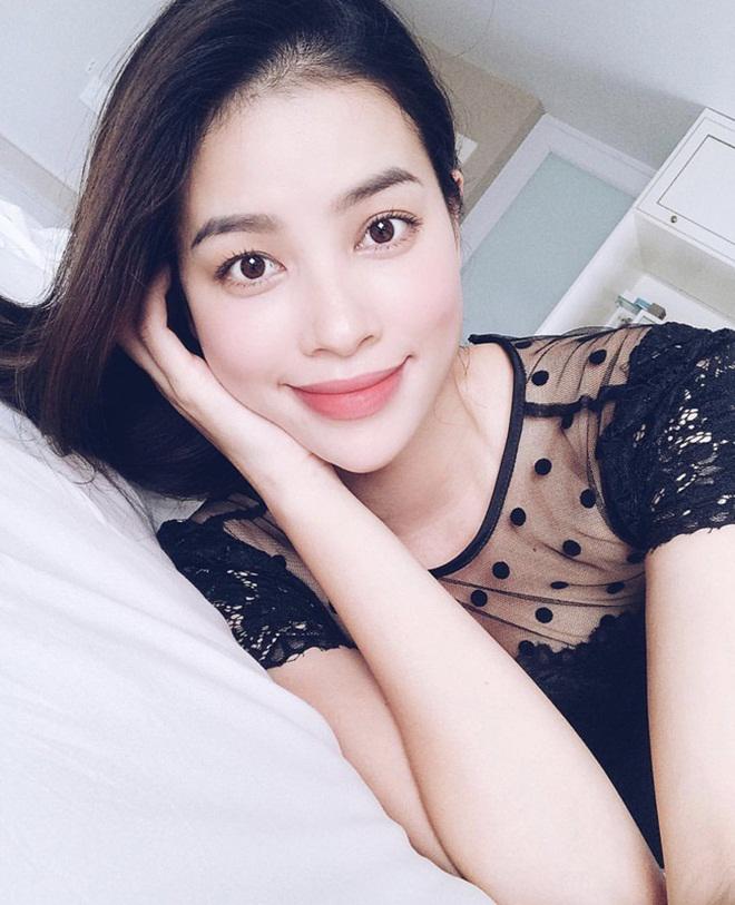 sao viet 24h: hoai linh mac vest oai ve nhung hinh anh "chup len" lam dan em thay thuong - 5