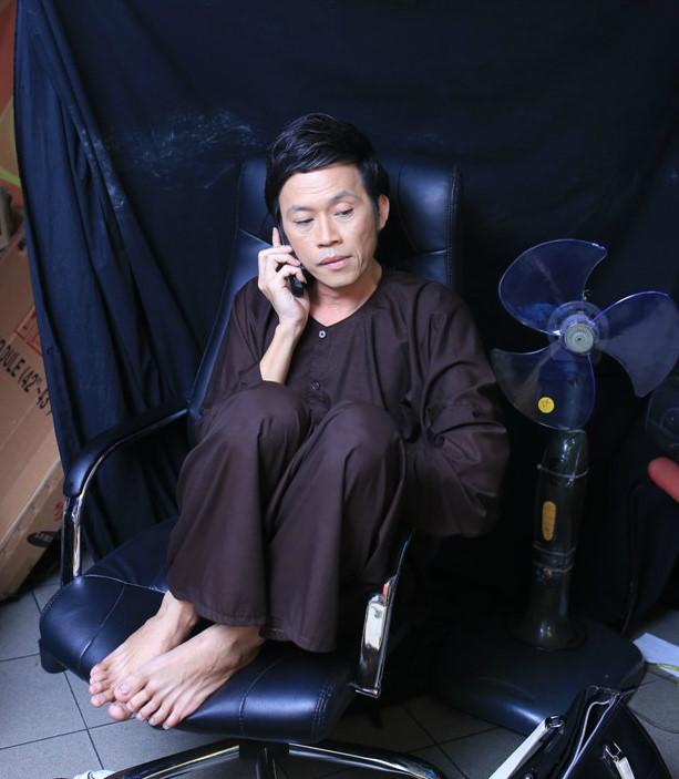 sao viet 24h: hoai linh mac vest oai ve nhung hinh anh "chup len" lam dan em thay thuong - 3