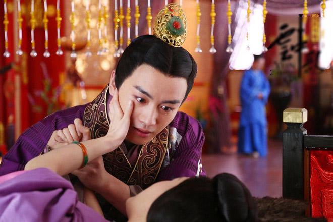 vi vua chung tinh den dien dai, giet chet ca mot gia toc de tra thu cho vo qua co - 2
