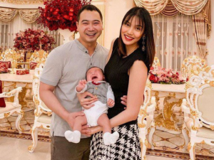 Nuôi con trong cung điện dát vàng, siêu mẫu chân dài 1m76 tiết lộ "tật xấu" của quý tử, mẹ bỉm nhìn là hiểu ngay